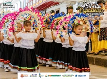 Bailamos al son de la danza y la comparsa