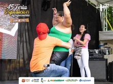 Nos gozamos la tarde de humor en el parque principal