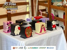 Emprendimientos y artesanías en la plaza de ferias