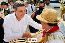 Entrega de más de 500 computadores a estudiantes del área urbana y rural del municipio de san Gil