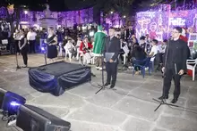 Con gala musical se festejó la noche del 7 de diciembre como apertura a la Navidad