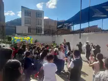 Actividades lúdico recreativas en el día de los niños en la Escuela de Pablo VI