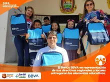 Entregamos 70 kits escolares del BBVA para estudiantes de la Escuela Rural la Flora