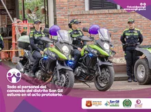 Entrega al municipio de dos nuevas patrullas púrpuras de la Policía Nacional