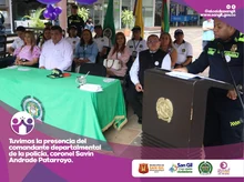 Entrega al municipio de dos nuevas patrullas púrpuras de la Policía Nacional