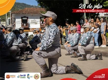 Desfile conmemorativo del 20 de julio