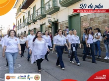 Desfile conmemorativo del 20 de julio