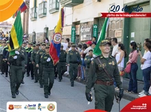 Desfile conmemorativo del 20 de julio