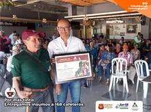 Se realizó entrega de insumos para cafeteros del municipio de San Gil