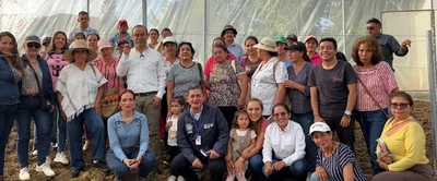 Asociación de mujeres campesinas de San Gil recibe proyecto para cultivo de tomate bajo invernadero